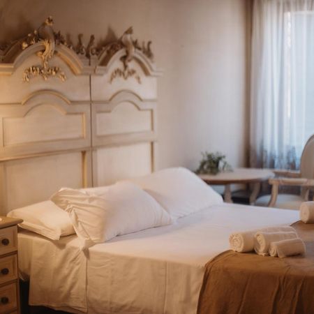 Hotel Oviv Dimora Del Borgo อักกวาวีวา ปิเชนา ภายนอก รูปภาพ