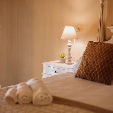Hotel Oviv Dimora Del Borgo อักกวาวีวา ปิเชนา ภายนอก รูปภาพ