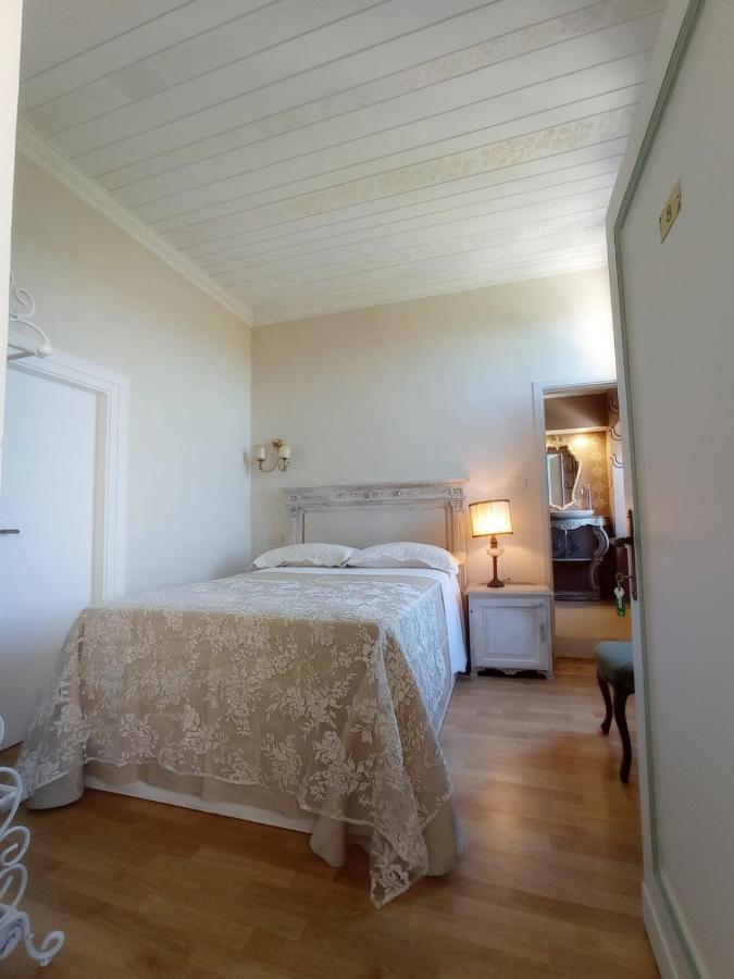 Hotel Oviv Dimora Del Borgo อักกวาวีวา ปิเชนา ภายนอก รูปภาพ