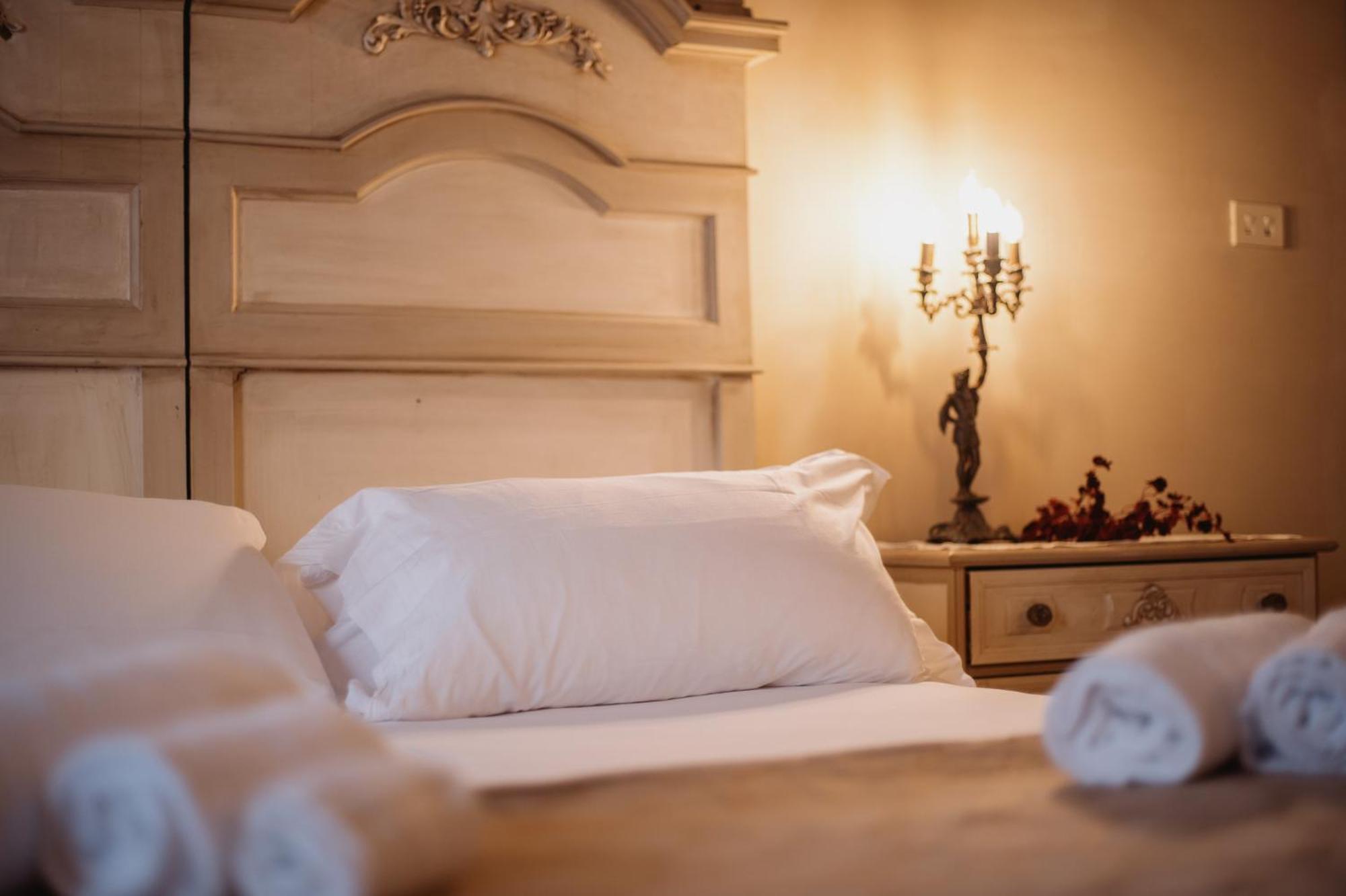 Hotel Oviv Dimora Del Borgo อักกวาวีวา ปิเชนา ภายนอก รูปภาพ